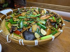 爆炒赤松茸黑牛肝菌-云海肴·汽锅鸡·云南菜(天山百盛优客店)