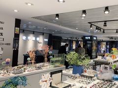 -宏宇眼镜蔡司依视路折扣店(兆佳眼镜城店)