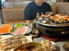 -围炉肉舍•炭烤活鳗•丹东海鲜烤肉(步行街店)