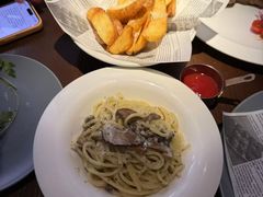 -卡普里披萨·牛扒·下午茶