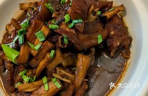 Pork Trotter and Chicken Claw Stew