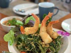 -Chom Cafe and Restaurant