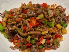 -鱼鲜饭香·招牌汽锅剁椒鱼头王