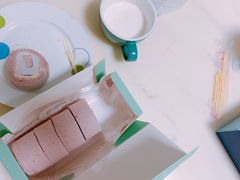 -顶东面包花园·生日蛋糕(世博店)