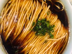 特色红汤面-萬國春·中菜馆(颐和公馆店)