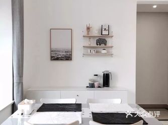 一些屋主对于卡座不是很喜欢，虽然它能够让小户型餐厅节