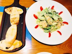 鸡肉沙拉-HELLO MUSAE 拾光缪斯餐厅·纯正希腊风味(苏州中心店)
