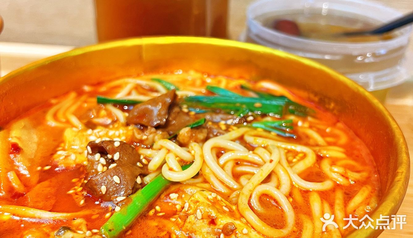 肥肠臭豆腐米线🍜闻起来臭吃起来也太香了吧‼️ 