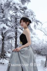 -台湾蔡美月婚纱租赁
