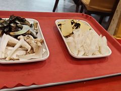 -菌之家·专业纯野生菌火锅·特色炒菌