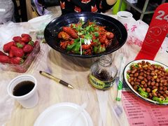 -虾弄弄海派小龙虾·牛羊蝎子火锅