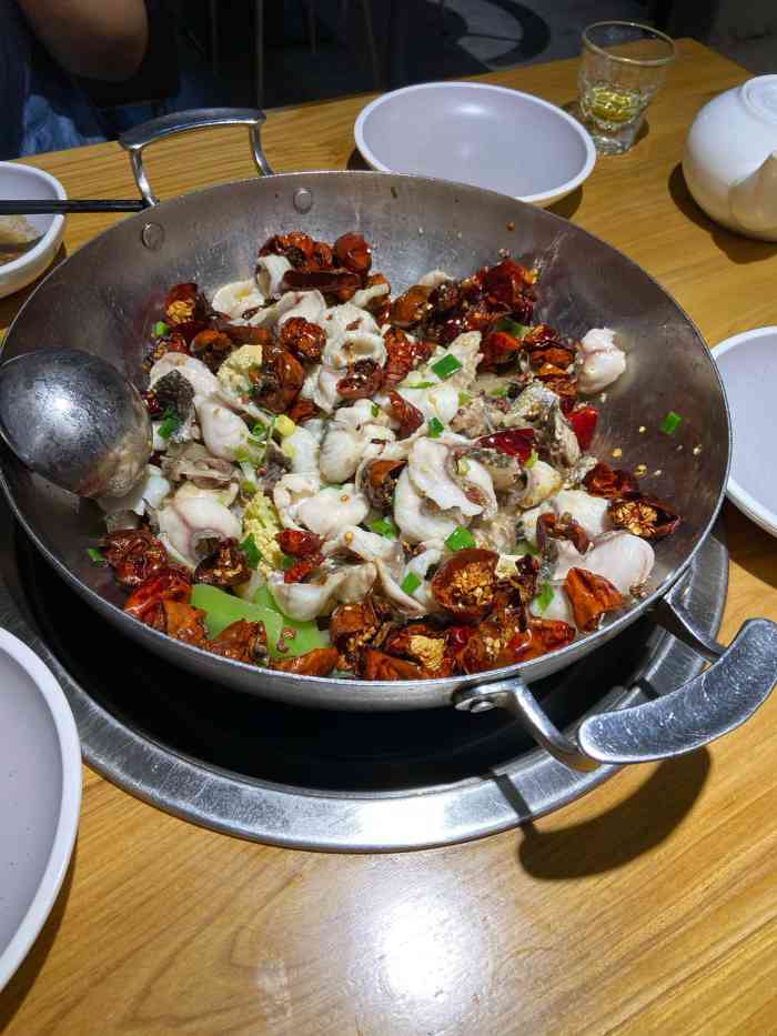 皇中百岁鱼(西兰路店)-"口味适中,比别家炝锅鱼味道淡一些,适合我.