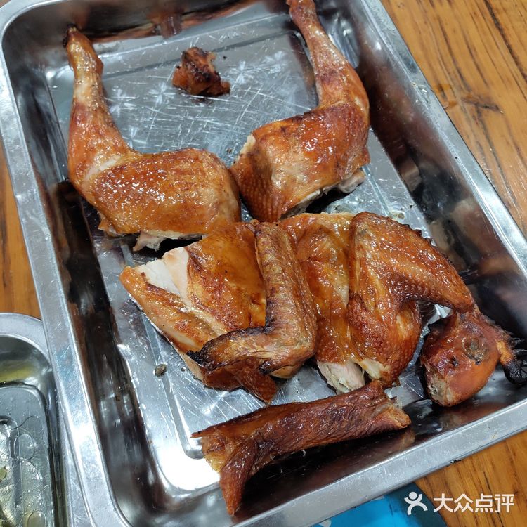 仙庙烧鸡简直就是广大高校学生的聚餐好去处 里面的菜式