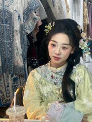-苏州窝边小草摄影·汉服妆造跟拍(拙政园店)