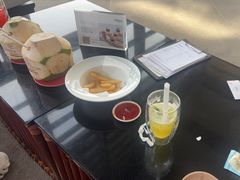 -亚龙湾喜来登·美景台大堂吧