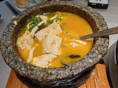 维园特色石锅豆腐-维园悦谱·海派家常菜(乌鲁木齐南路店)