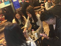 等位区-老姐石板烧烤+铜炭火锅(总店)