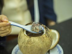 大块乌鸡肉看得到-達揚原味燉品(文明路店)