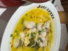 -渝是乎酸菜鱼(龙旗购物中心店)