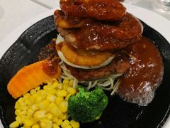 -汤姆家的牛排意面披萨(新城市广场店)