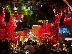 -FOUR PLAY BAR