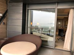 -上海滴水湖皇冠假日酒店