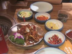 -明洞阿姨·韩式酱蟹烤肉·创意料理(三元桥店)