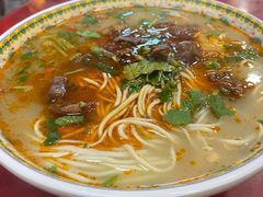 特色红烧牛肚面-金杨拉面王小吃面馆·牛三宝面·红烧牛肉粉
