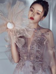 -莫小姐婚纱