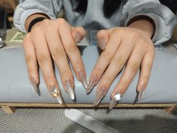 -艾珂·美甲美睫