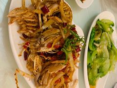 -覃记海鲜美食餐厅