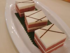 白巧红丝绒慕斯-益利大酒楼(井岸店)