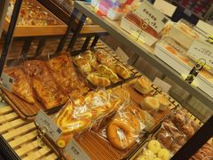 -顶东面包花园·生日蛋糕(世博店)