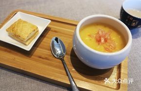 Mango Sago with Durian Pastry