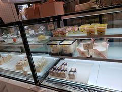 面包甜点陈列柜-爱上甜蜜蜜(田盛街店)