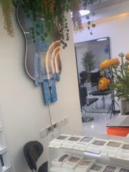 -V7 HAIR SALON