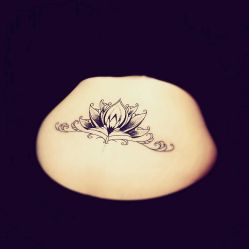 -鳌首刺青纹身 穿孔饰品店