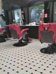 -老男孩男士理容馆·理发·烫染·修面