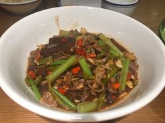 酸辣鸡杂-费大厨辣椒炒肉(万家丽一店)