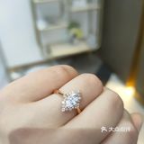 我终于拥有1克拉的大钻戒了🥰