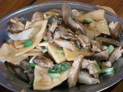 红烧肉烧冬笋-老鲍农家乐