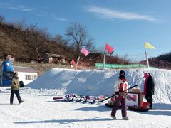 雪圈-玉龙滑雪场