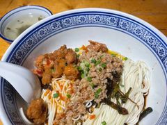 辣肉面-沪西老弄堂面馆(定西路店)