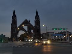 -布尔津河堤夜市