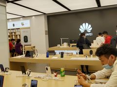 -华为授权体验店(华强北电子广场)