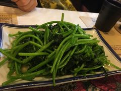 -刘姐啤酒鱼民族演艺餐厅(西街总店)