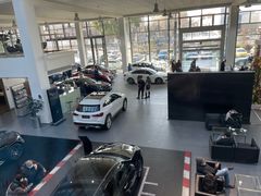 -上海星瀚奔驰4S店(红柳路店)