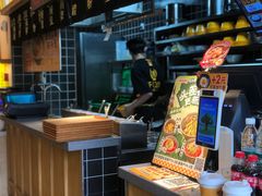 -呼啦面馆·头牌豌杂面(建新东路店)