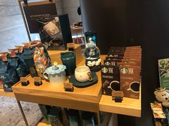 零售区-星巴克臻选(济南恒隆店)