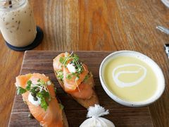 -ROAST coffee & eatery